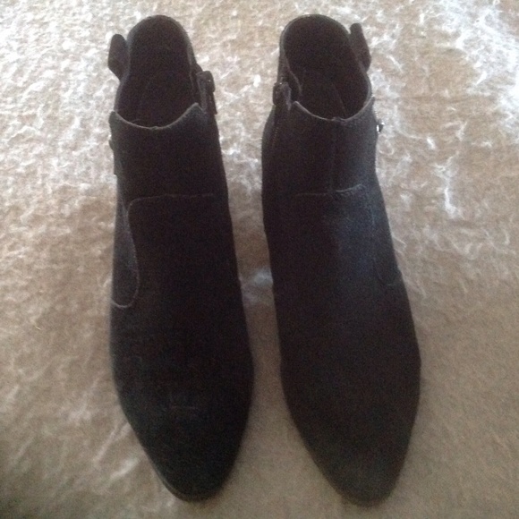 Boots/Booties - Picture 2 of 4